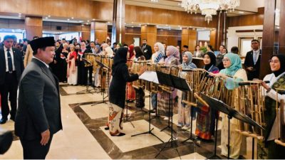 Musik Angklung Sambut Presiden di Islamabad oleh WNI