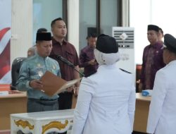 Wakil Bupati Kuansing Melantik Dua Penjabat Kepala Desa Baru