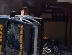 Polsek Mura Batang Gadis Diamuk Masyarakat, Mobil dan Sejumlah Fasilitas Ikut Terbakar