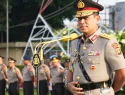 Disiplin, Pengabdian dan Perpisahan Pimpinan Dinyatakan Sebagai Momentum Apel Pagi Polda Sumsel