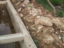 Irigasi Dari APBN di Pangkalan Indarung, Gunakan Krikil Dari Sungai Singingi Diduga Tanpa Izin