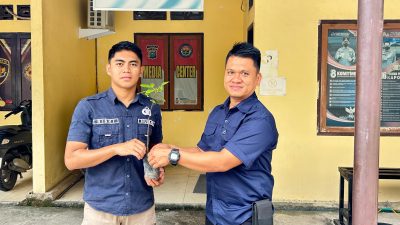 Perayaan Ulang Tahun Anggota Polres Kuansing Dimeriahkan Penyerahan Bibit Pohon