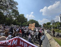 Aksi Unjuk Rasa di Silang Selatan Monas Berjalan Aman dan Terkendali