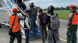Satgas Damai Cartenz Limpahkan Dua Tersangka ke Kejaksaan