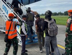 Satgas Damai Cartenz Limpahkan Dua Tersangka ke Kejaksaan