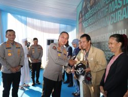 Kapolda Sumsel Serahkan Barang Bukti Kepada Korban Kejahatan Berupa Sepeda Motor