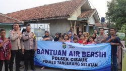 Polres Tangsel Salurkan Air Bersih Warga Terdampak Kekeringan, Saat Warga Kesulitan