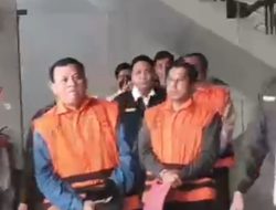 KPK Tahan Bupati Kuansing dan Dua Pihak Lainnya, Telah Kenakan Rompi Oranye