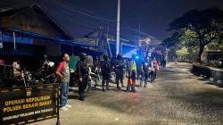 Brimob Polda Metro Jaya Patroli dan Tangani Kebakaran Bekasi