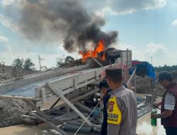 Polres Kuansing Musnahkan Lima Rakit PETI Kebun Lado