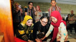 Kapolri dan Ketua Umum Bhayangkari Tinjau Bazar Kreasi