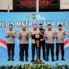 Semarak HUT ke-81 RI, Polda Metro Jaya Kirim 12 Truk Bantuan Kemanusiaan untuk Korban Gempa NTT