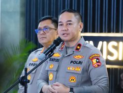 Polri Kirim Bantuan Logistik & 1.500 Tabung Oksigen Dukung Penanganan Karhutla di Sejumlah Wilayah
