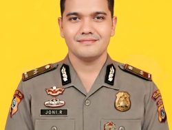 Aipda Jonni Rahmad Sisihkan Gaji Bangun 4 Rumah Fakir Miskin: Menjadi Polisi Berarti Hadir & Berbagi Tanpa Diminta