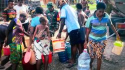 Musim Kemarau, Koramil Mapurujaya Salurkan Bantuan Air Bersih ke Kampung Mwuare