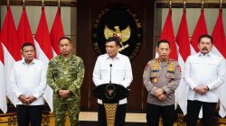 Panglima TNI Dampingi Menko Polkam Imbau Masyarakat Jaga Kondusivitas Menjelang HUT RI