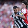 Direktur Olahraga Newcastle: Bruno Guimaraes Pergi Bukan Karena Kami Ingin Jual, Tapi Ia Meminta Pindah