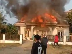 Satu Unit Rumah Milik H. Anas Hangus Terbakar di Kuantan Hilir, Kuansing — Penyebab Belum Diketahui
