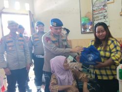 Ditpolairud Polda Metro Jaya Berikan Kursi Roda untuk Warga Pesisir Muara Angke
