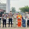 Polsek Kuantan Hilir Bersama Dinas Kesehatan Bagikan Ribuan Masker, Cegah Dampak Buruk Asap Karhutla